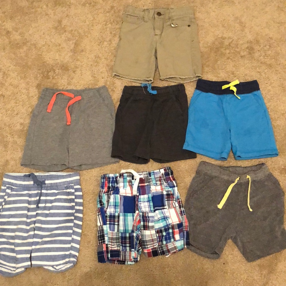 7 pairs of 3T shorts